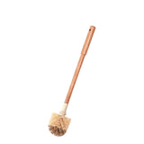 Brosse-toilette-Bois-ecologique-Couleur-beige-marron-Fond-Blanc-lepetitcoindesign.com