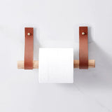 Porte-Rouleau-Papier-Toilette-Bois-Lassos-de-Cuir-Design-couleur-Marron-Bois-clair-Presentation-2-lepetitcoindesign.com